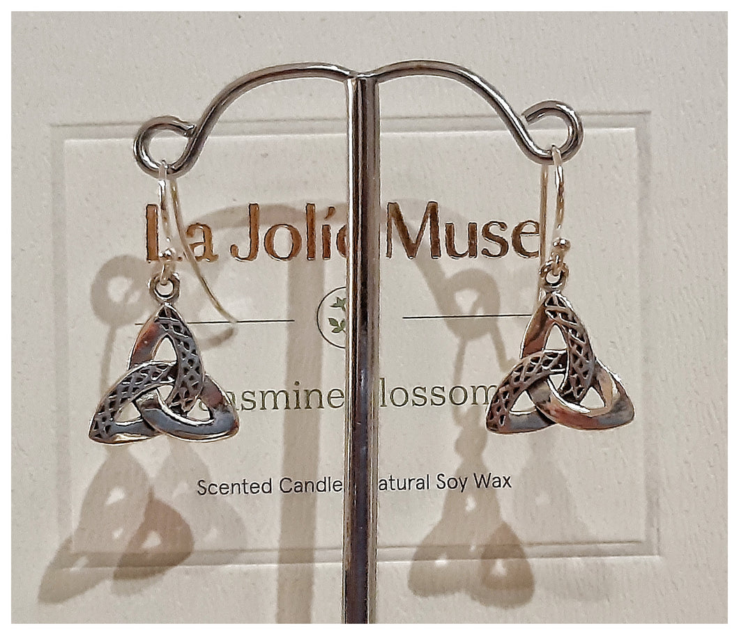Boucles d'oreilles celtiques en argent avec Triquetra stylisée - NEW