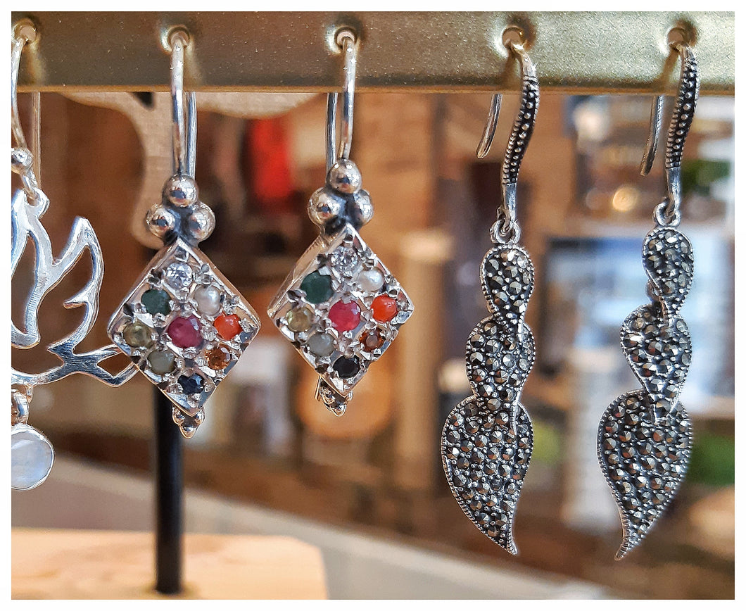 Boucles d'oreilles losanges en argent avec 9 pierres semi-précieuses NEW 2023