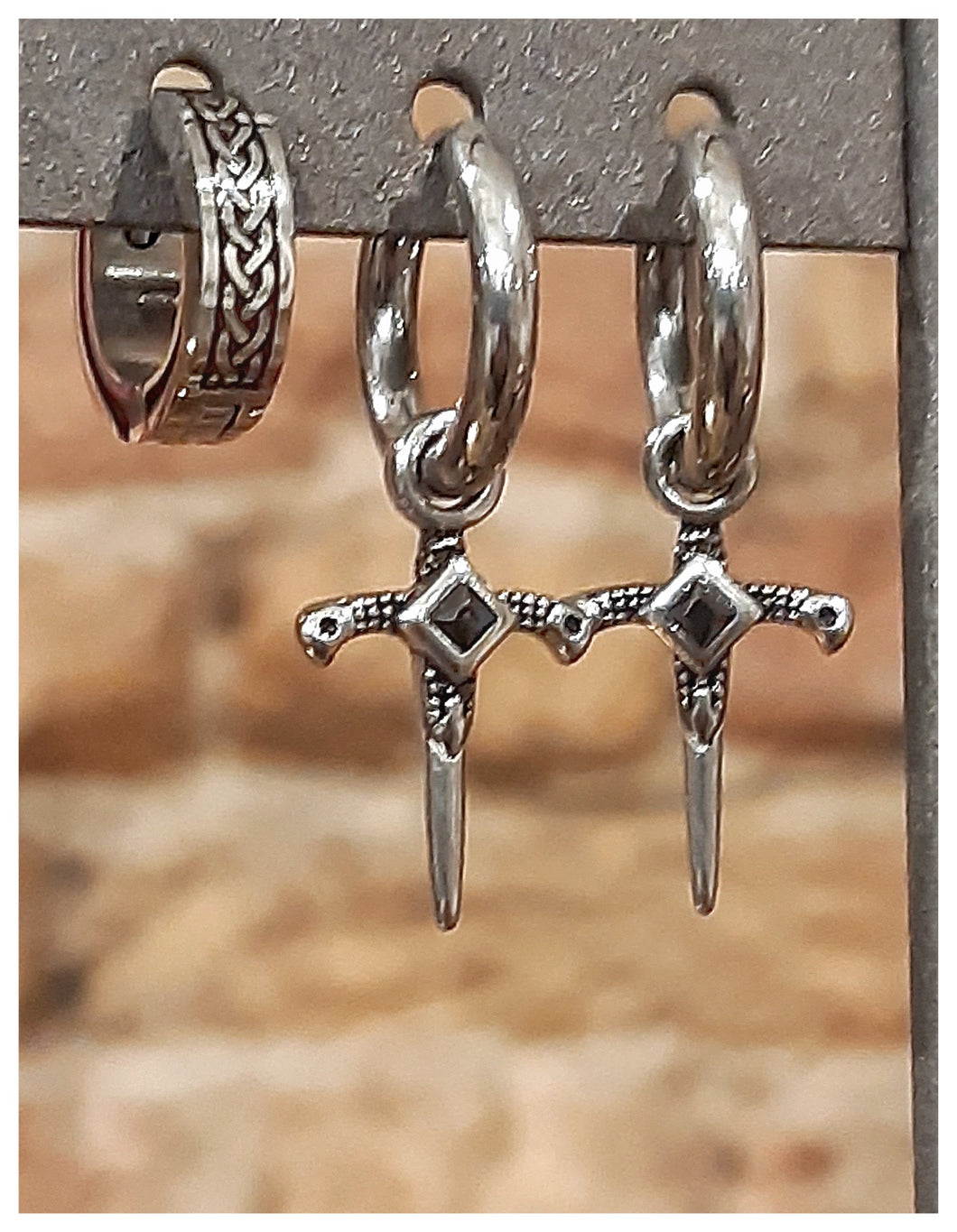 Boucles droreilles - Anneaux larges avec épée (modèle court) - mixtes - inox - NEW