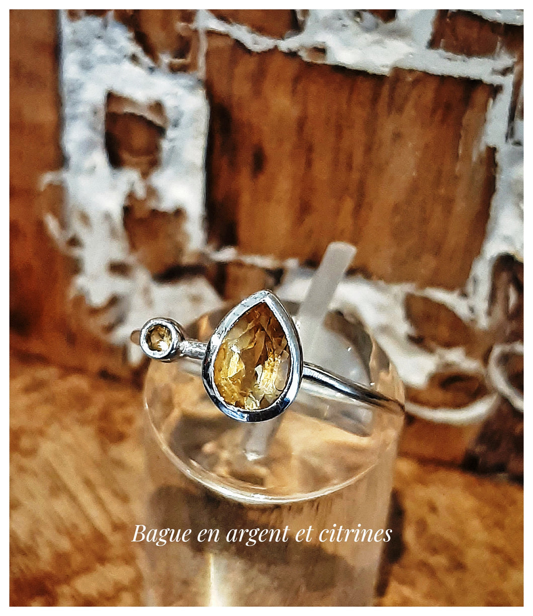 Bague fine, très jolie pierre en forme de goutte - citrine