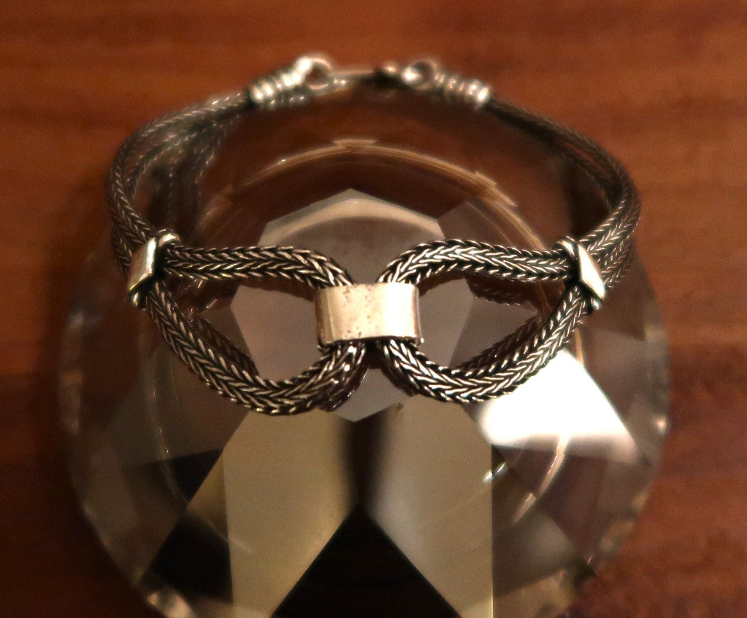 Superbe bracelet en argent - reproduction médiévale