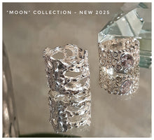 New Collection "MOON", inspirée de la Lune -  Très belle bague en argent 925 brossé & rhodié avec quartz blanc pur central