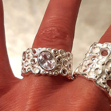 New Collection "MOON", inspirée de la Lune -  Très belle bague en argent 925 brossé & rhodié avec quartz blanc pur central