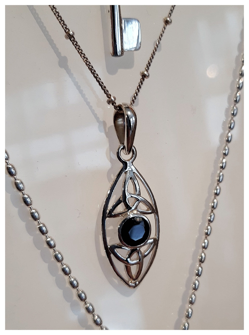 Pendentif Celtique - Triquetra - en argent 925 avec onyx noir - Réassort 2023