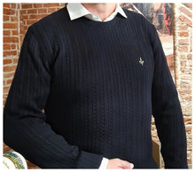 Pull "gamme luxe" marine à torsades fines - Fleur de Lys brodée de fil d'or - NEW