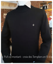 Pull noir col montant du S au 5XL - Croix de Templiers brodée de fil d'or - NEW