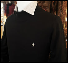 Pull noir col montant du S au 5XL - Croix de Templiers brodée de fil d'or - NEW