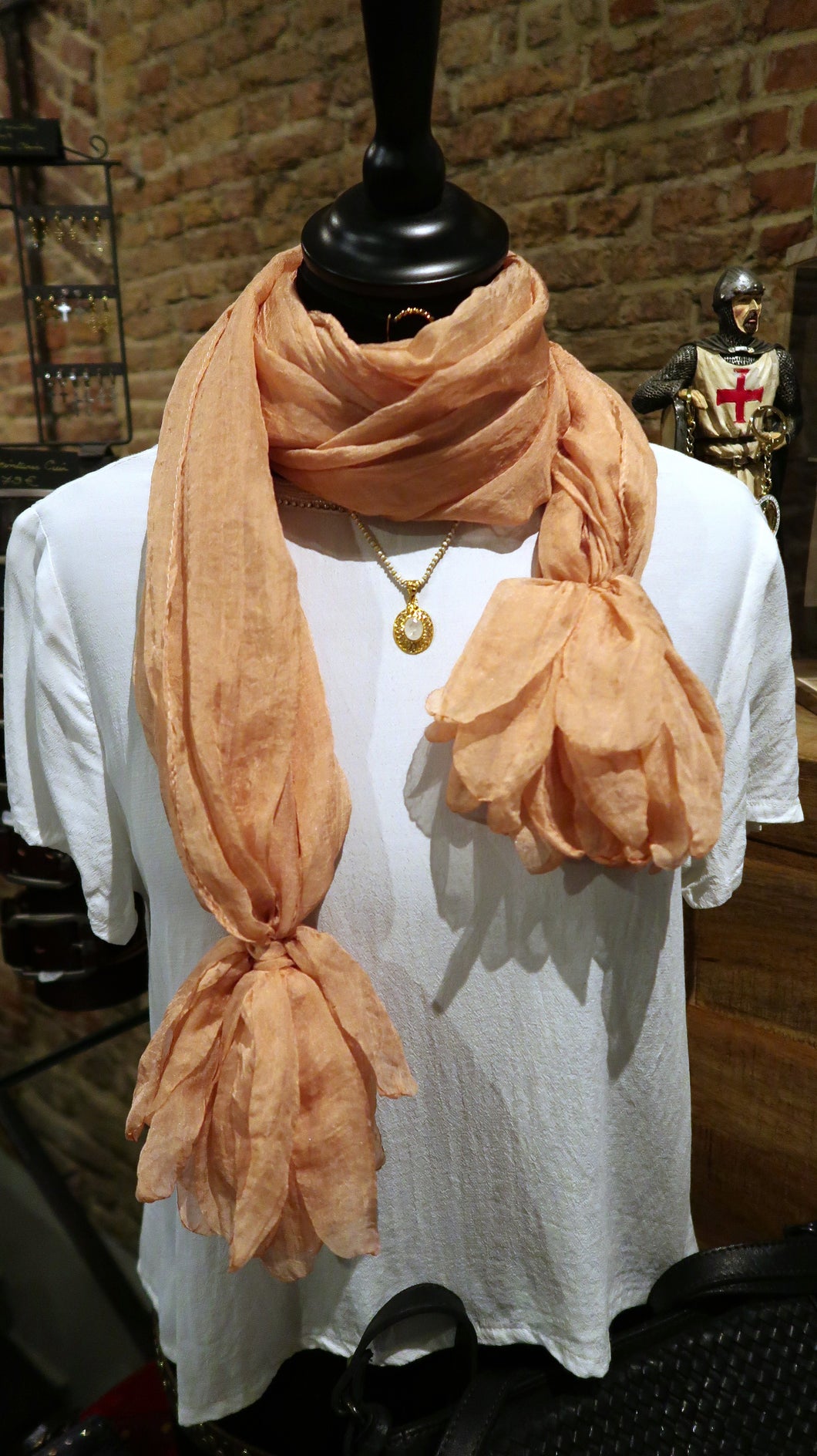 Très beau foulard en soie rose poudré - rétro & actuel à la fois