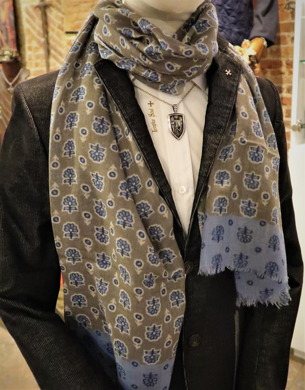 EXCLUSIVE & UNIQUE - Echarpe 100% laine fine / taupe & bleue fleurie  -  gamme luxe