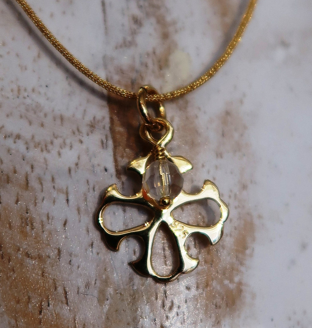 Petite croix cathare en vermeil et petite labradorite blanche