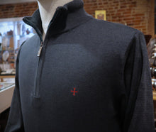 Pull vert pétrole, maille fine - Made in Italy avec croix rouge brodée