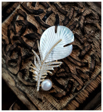 Broche Plume de nacre blanche naturelle & zircons - NEW