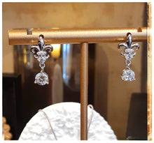 Boucles d'oreilles en argent 925 Fleur de Lys & diamant de synthèse - WOW!