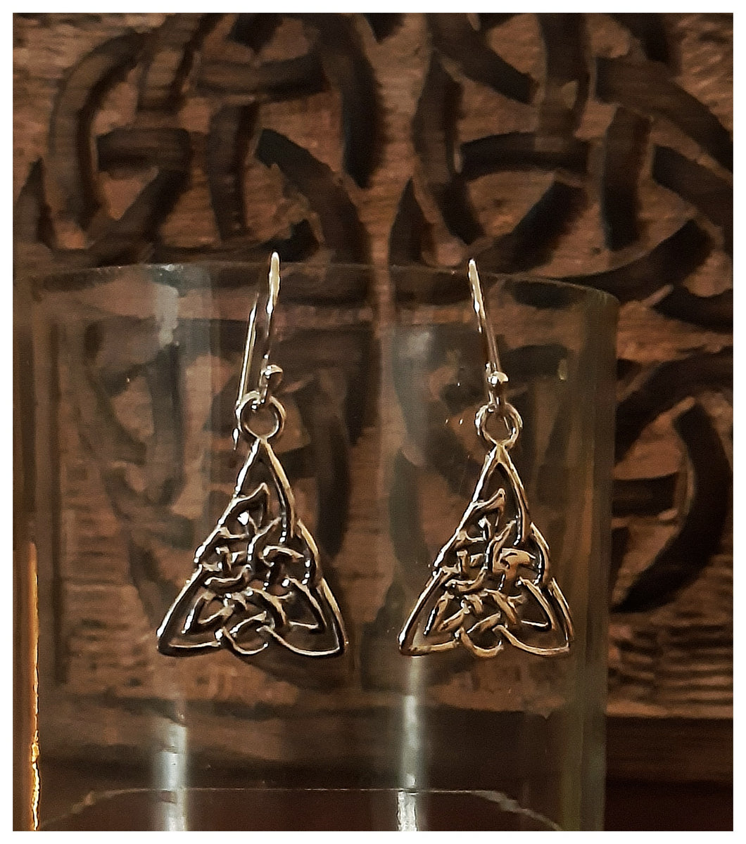 Boucles d'oreilles celtiques en argent avec Triquetra stylisée  - NEW