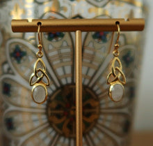 Boucles d'oreilles celtiques en vermeil avec Triquetra et pierres de lune - NEW