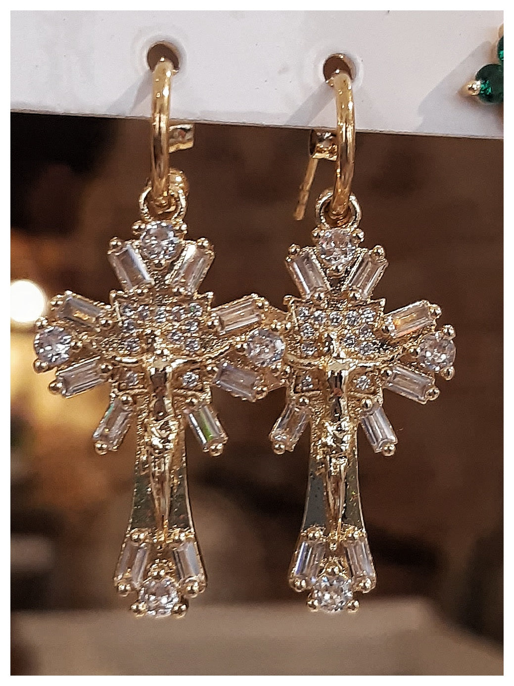 Boucles d'oreilles - Croix baroques dorées avec Christ  - NEW