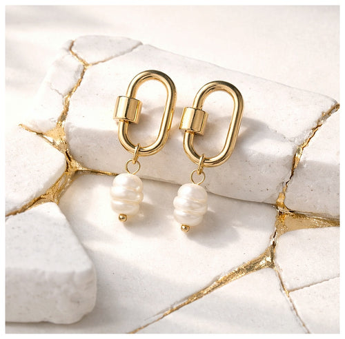 Boucles d'oreilles mousquetons en inox doré avec perles de coquillage
