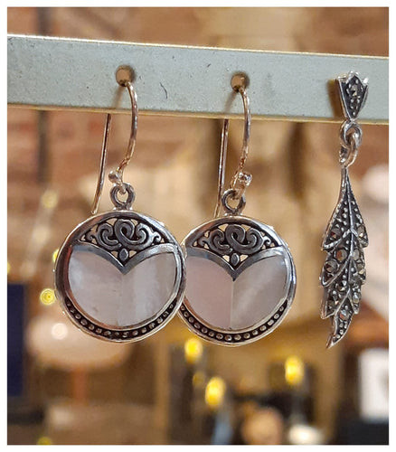 Boucles d'oreilles en nacre et argent 925 ciselé - NEW