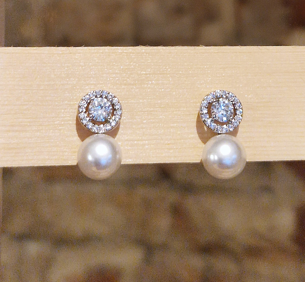 Très belles boucles d'oreilles en argent, perles & diamants de synthèse - Coup de coeur