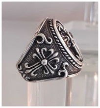 Splendide pièce unique - Chevalière Croix fleur de lys & iolite centrale - NEW