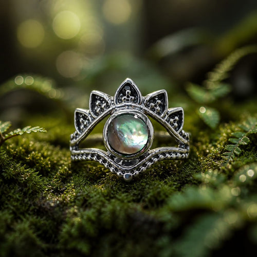 Bague elfique  à couronne végétale en argent et nacre d'abalone