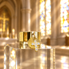 Bague Croix de Lumière – Acier Inoxydable Doré et Cristaux blancs