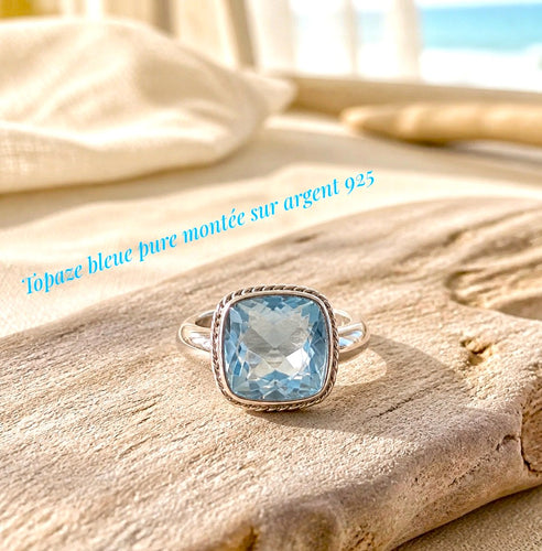Elégante topaze bleue naturelle montée sur argent 925
