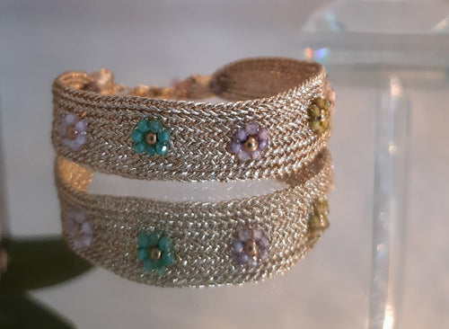 Joli bracelet tissage de fil doré & petites fleurs  - Gamme Florentine - NEW