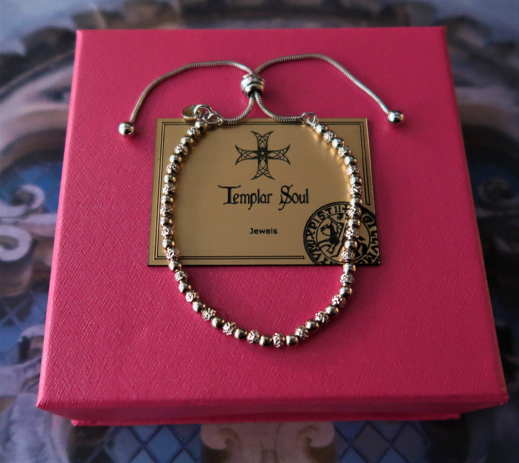 Très joli bracelet en perles d'argent 925 taillées - Réassort 2023