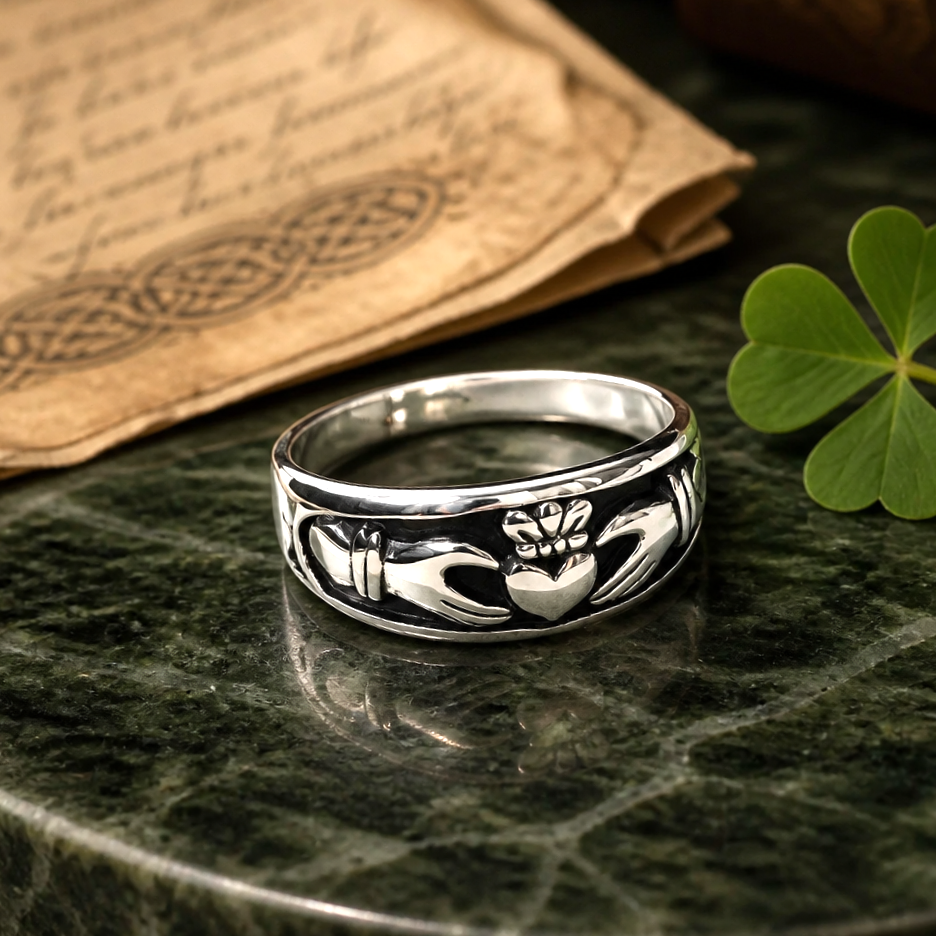 Anneau de Claddagh en argent 925 (mains, coeur, couronne)