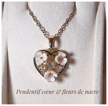 Chaine & pendentif cœur en inox doré avec zircons & fleurs en nacre - NEW