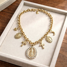 Vendus - Joli collier en inox doré avec breloques Sainte Vierge & croix - NEW