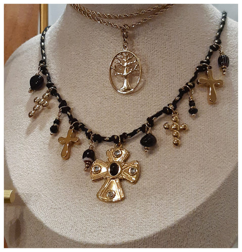 Joli collier en cordage noir avec breloques croix & médaillons -  Coup de Coeur - NEW