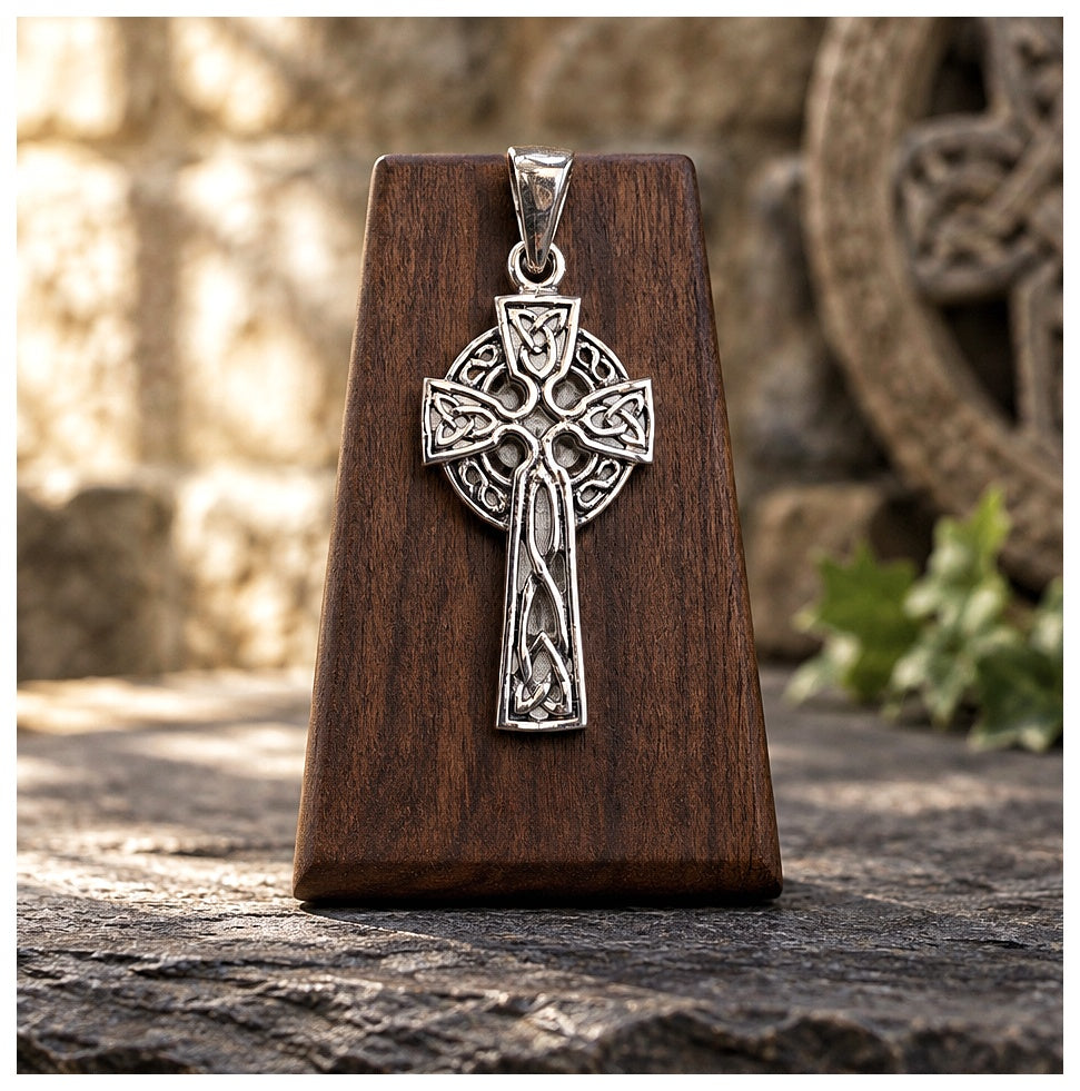 Croix celtique ajourée en argent 925 avec entrelacs