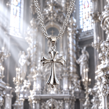 Croix Fleur de Lys et Cœur – Acier Inoxydable avec chaîne Assortie