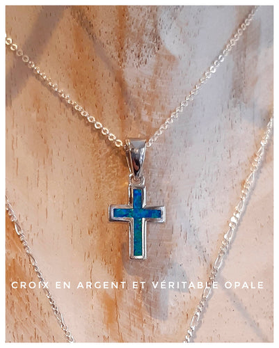 Croix en argent & véritable Opale bleue / Made in Malta - NEW