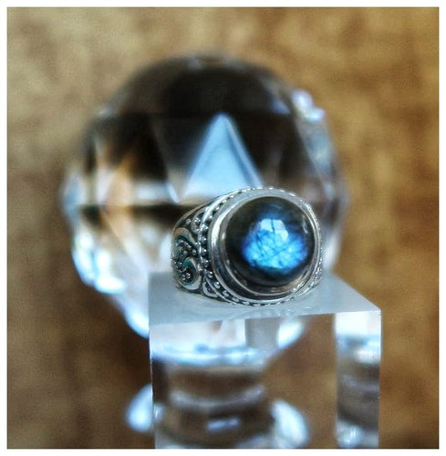 Superbe bague en argent surmontée d'une très belle labradorite bleue  - NEW