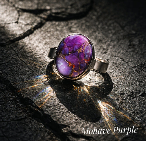 Superbe bague en argent sertie d'un très beau cabochon de Mohave purple - NEW