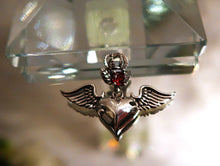 Pendentif "Cœur ailé" en argent 925 avec grenat rouge intense - NEW