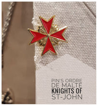 Pin's Croix de Malte rouge / blanc en émail - Made in Malta - NEW 2023-2024