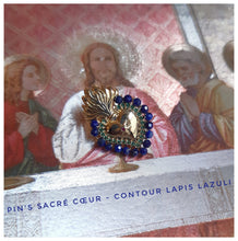 Pin's Sacré Cœur / Cœur de Jésus cerclé de véritables Lapis Lazuli