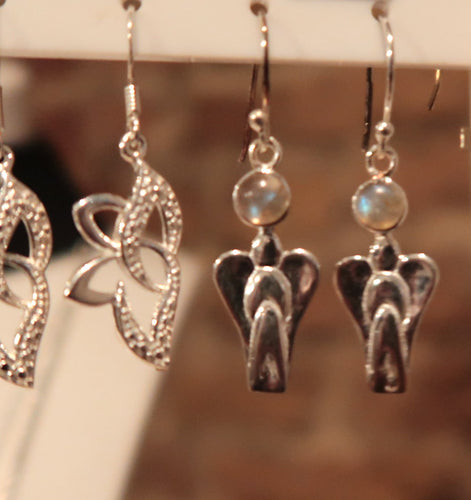 Boucles d'oreilles en argent Anges avec pierres de lune