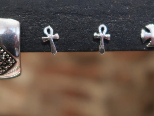 Boucles d'oreilles - petites croix Ankh en argent - NEW