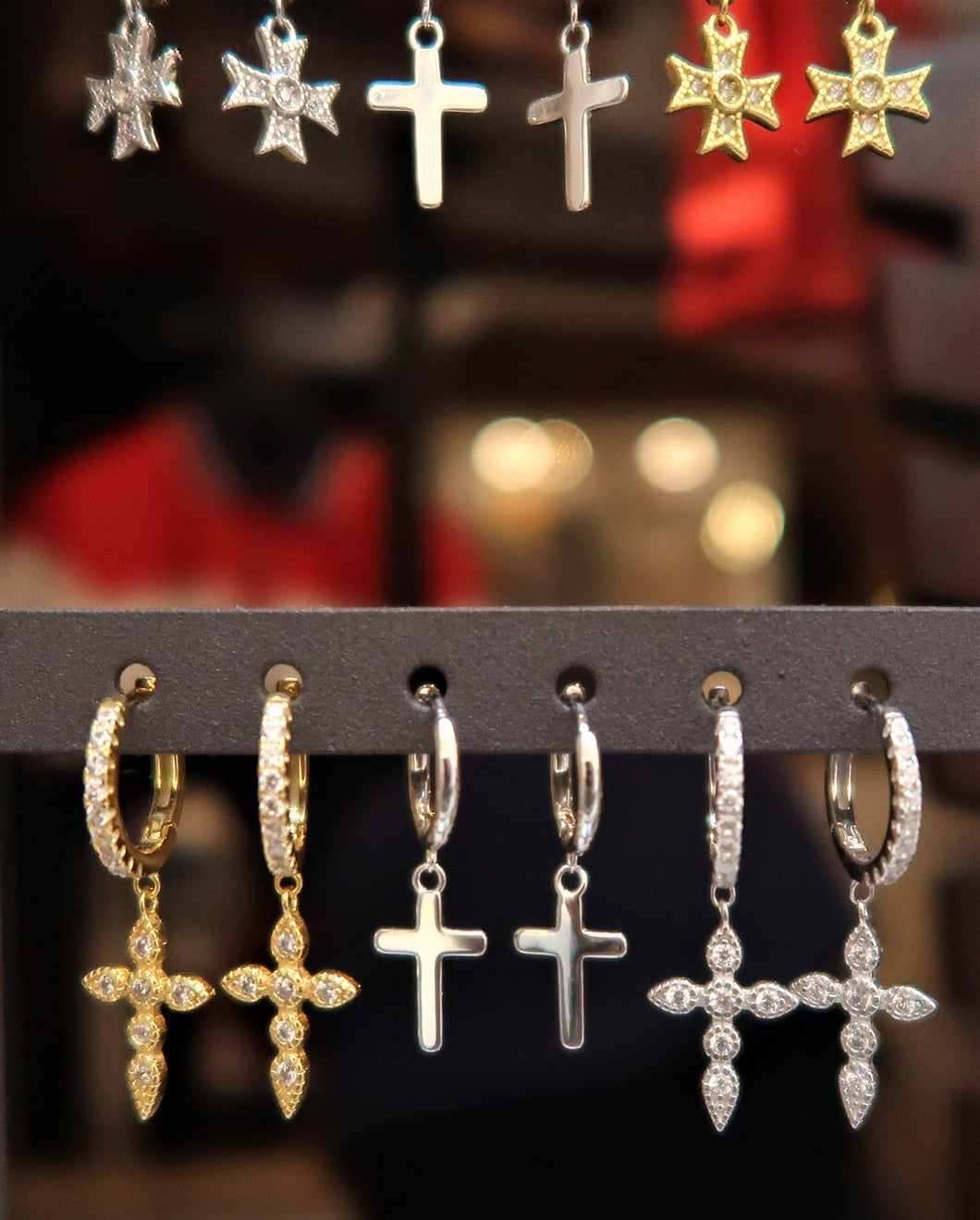 Boucles d'oreilles anneaux dorés avec croix en argent - NEW