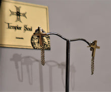 Boucles d'oreilles croix avec chaînette - argentées ou dorées