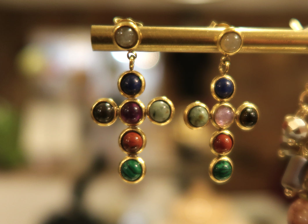 Boucles d'oreilles croix baroques colorées - NEW 2022