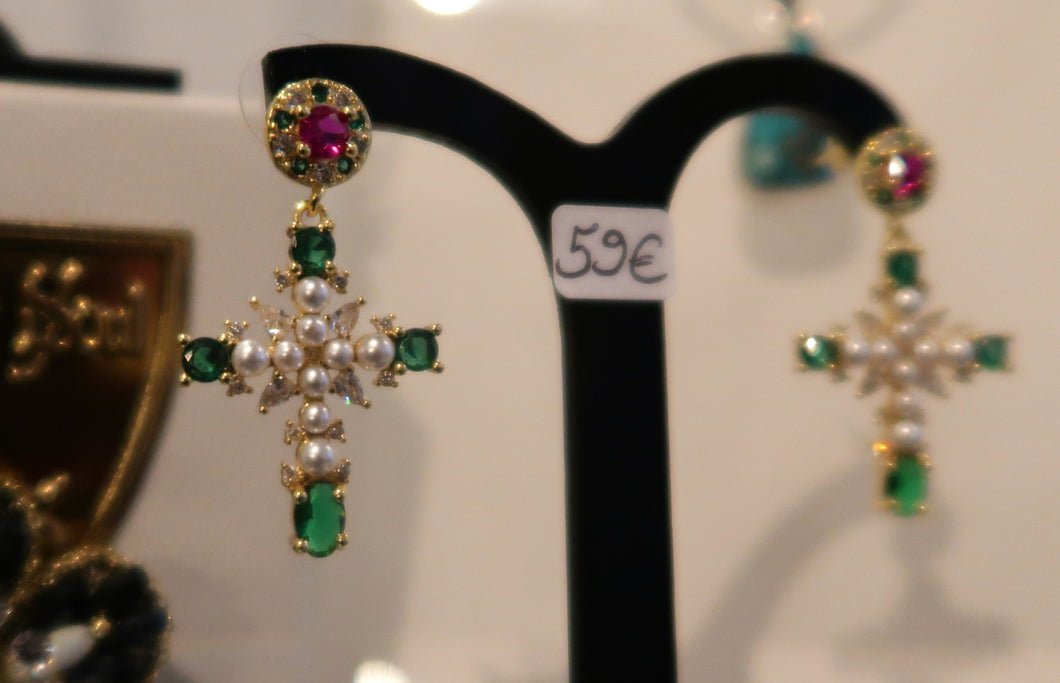 Top nouveauté!! Boucles d'oreilles croix baroques dorées/vertes & perles  - NEW 2023