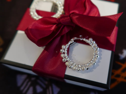 Boucles d'oreilles anneaux en argent avec perles naturelles