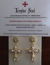 Top nouveauté!! Boucles d'oreilles croix baroques dorées & perles  - NEW 2023