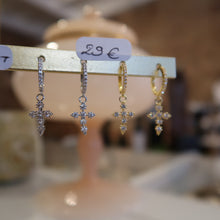 Boucles d'oreilles petits anneaux-croix en argent avec zircons - NEW